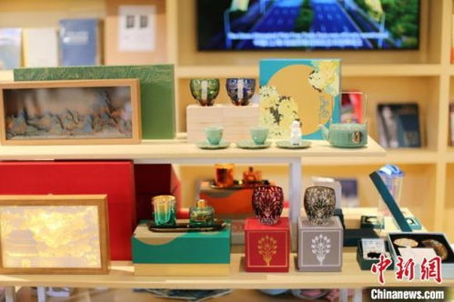 國際范 國潮風 交相輝映 探訪2024上海書展的藝術風景線與文化用品